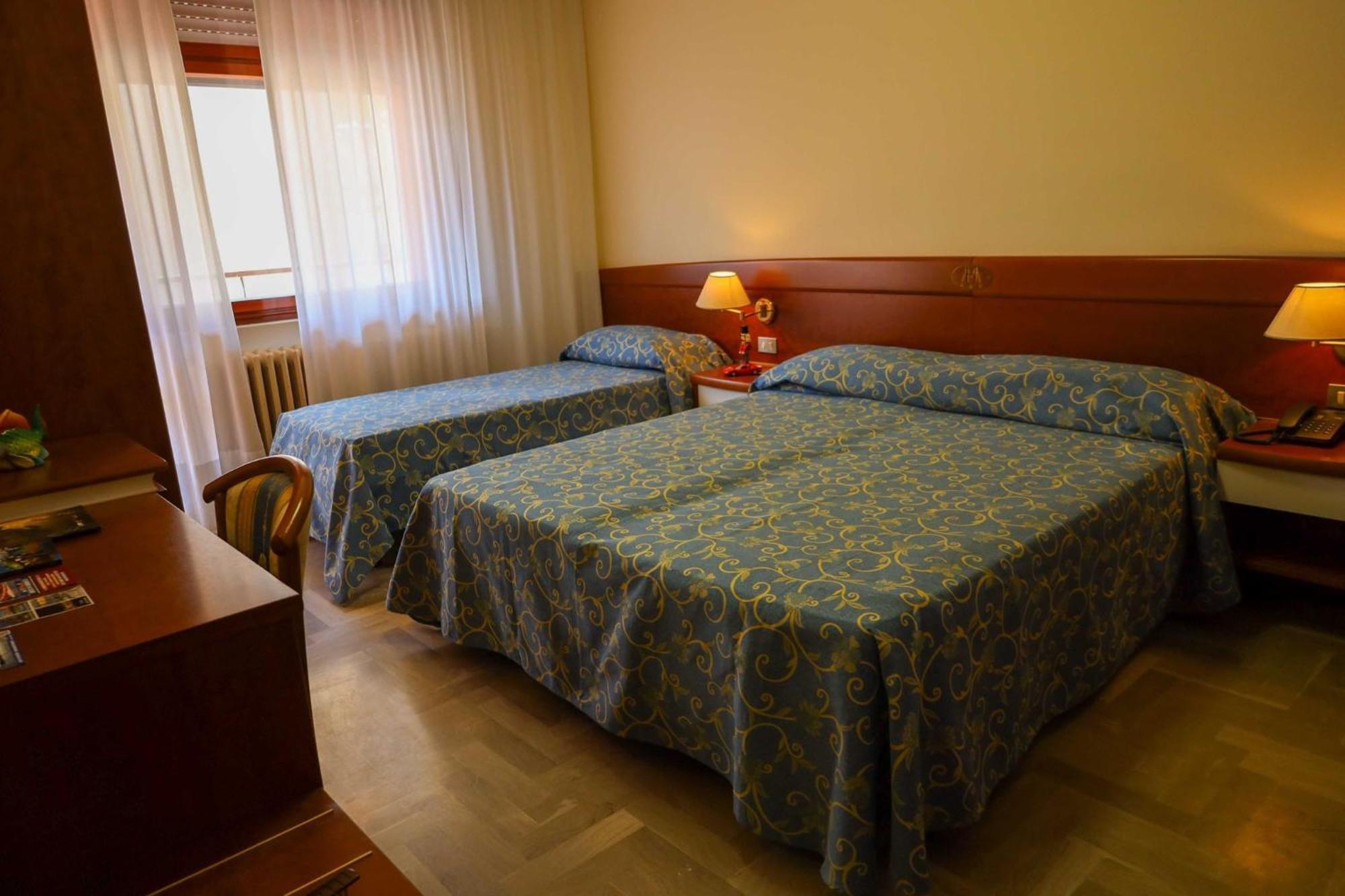 Easy Hotel Meryon Sottomarina Eksteriør billede