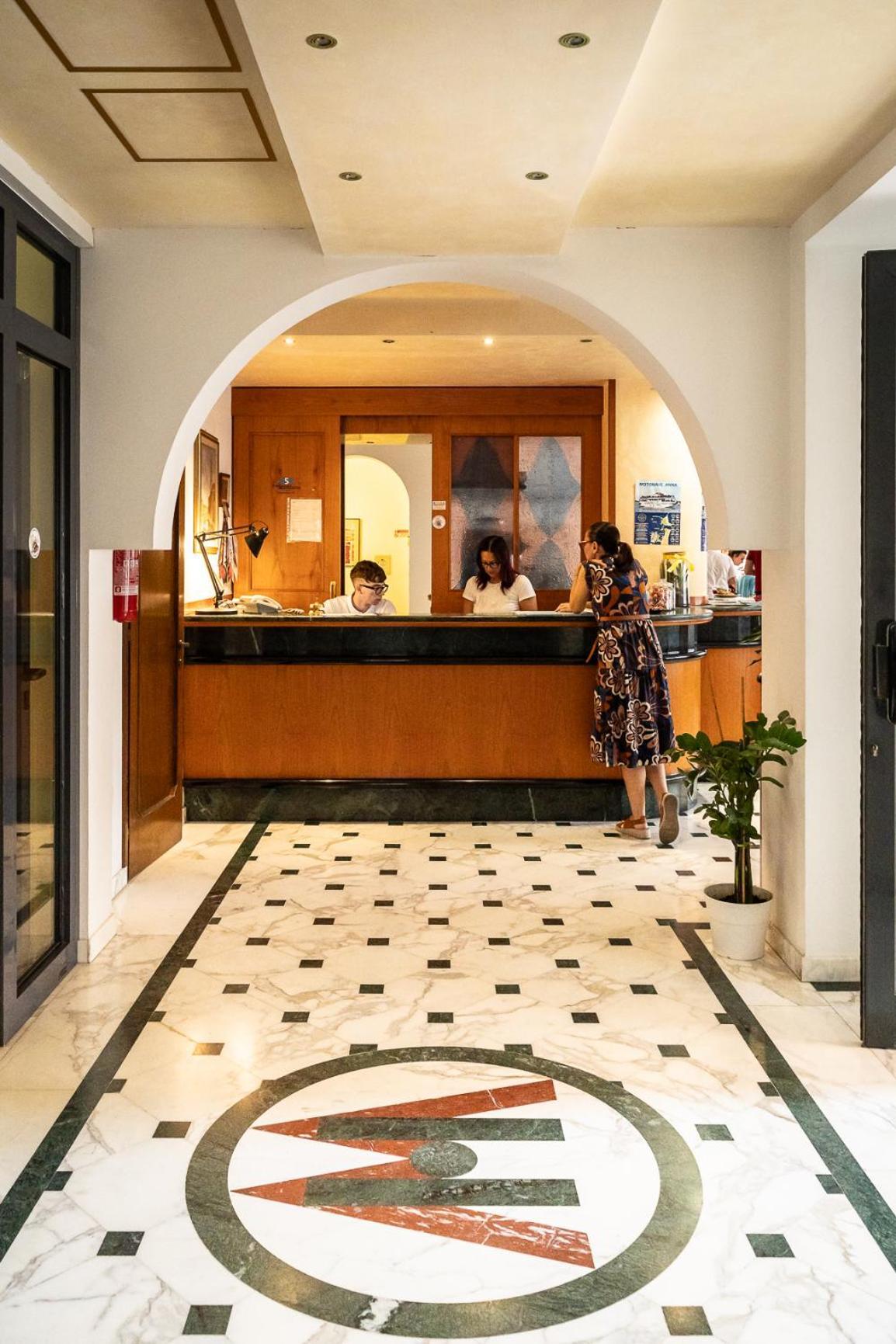 Easy Hotel Meryon Sottomarina Eksteriør billede