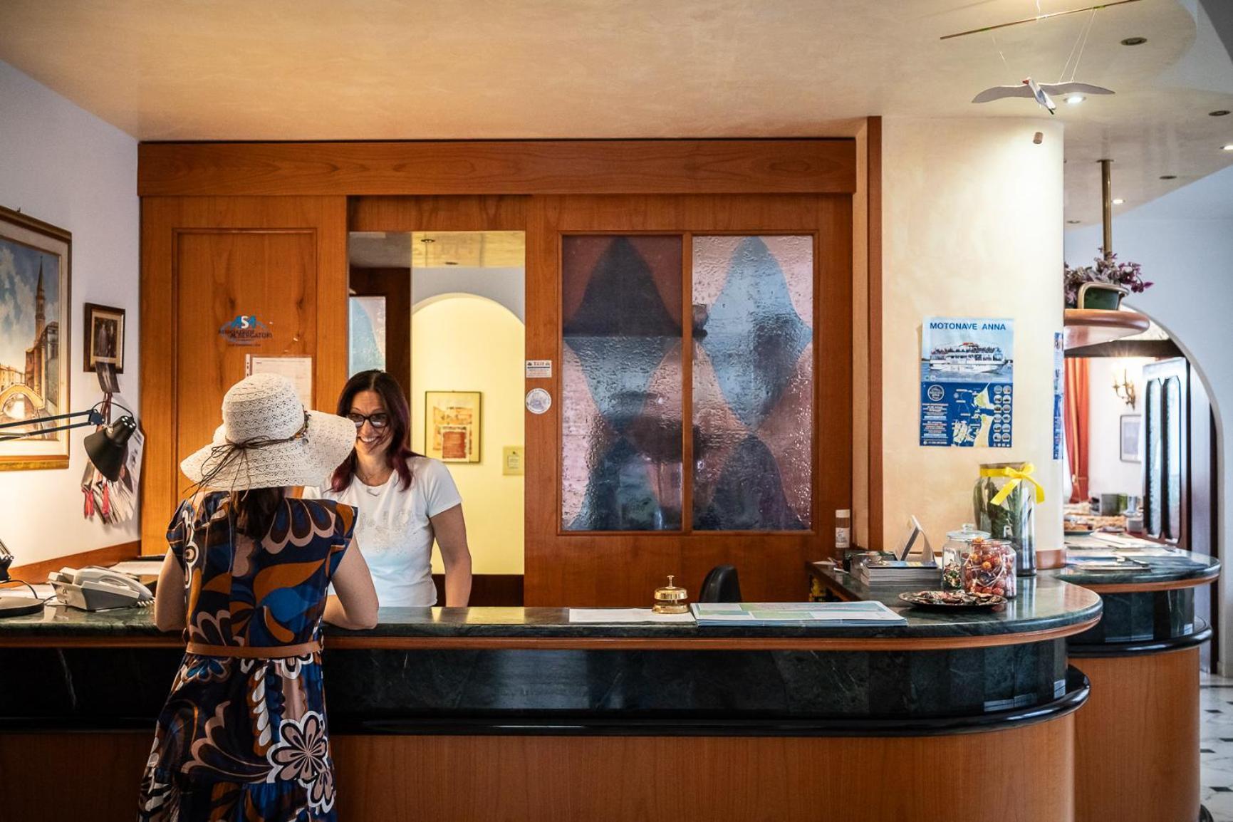 Easy Hotel Meryon Sottomarina Eksteriør billede
