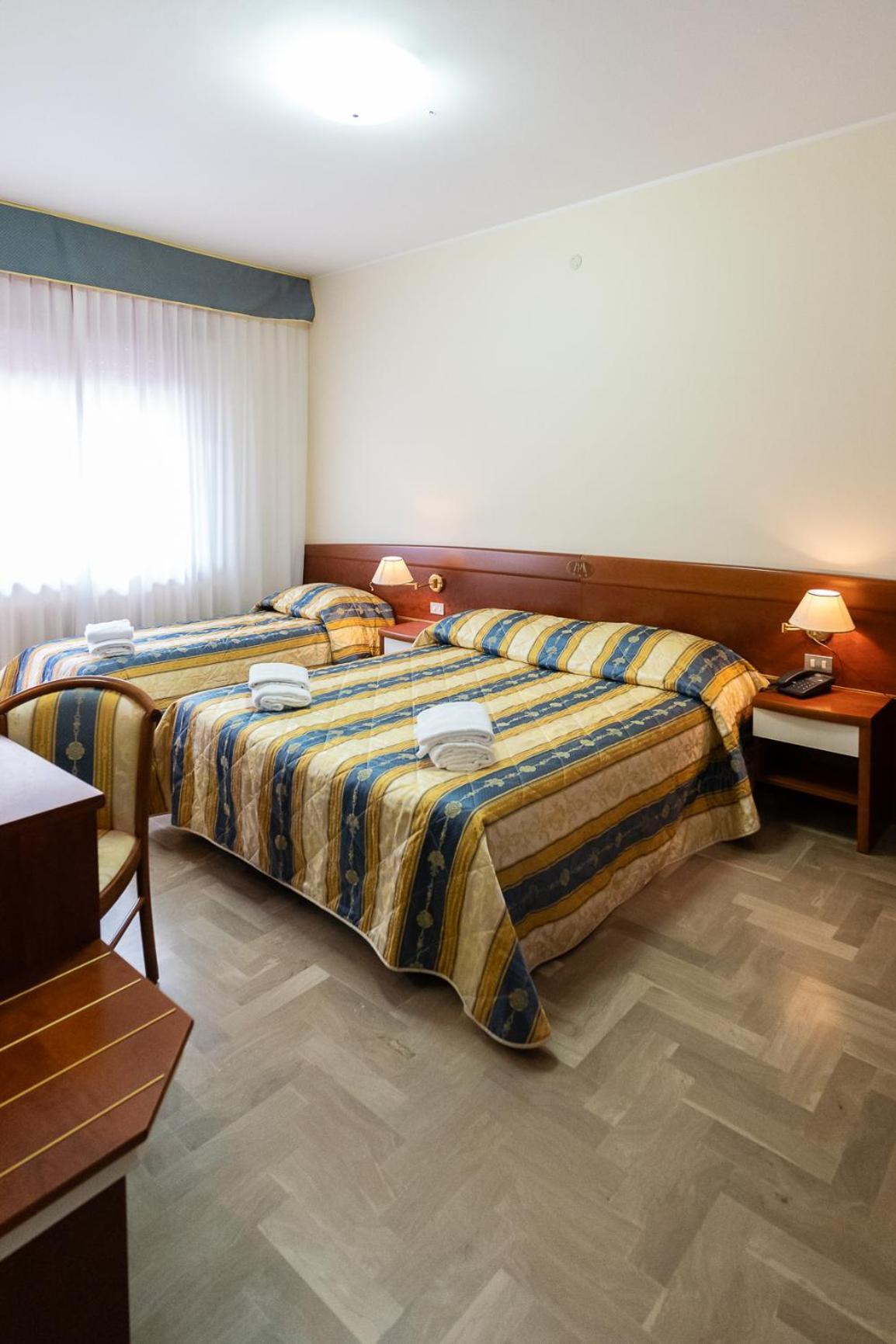 Easy Hotel Meryon Sottomarina Eksteriør billede