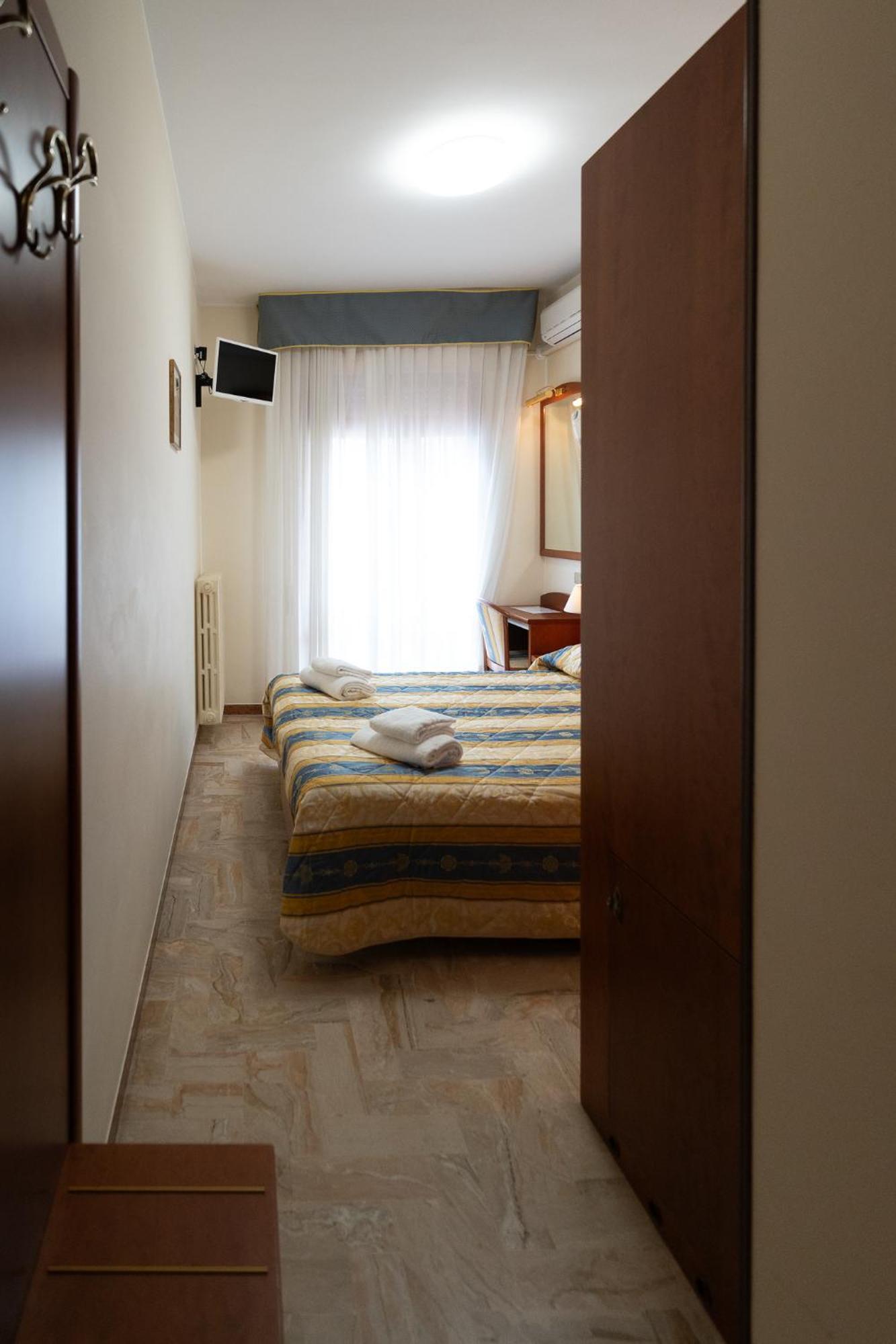 Easy Hotel Meryon Sottomarina Værelse billede