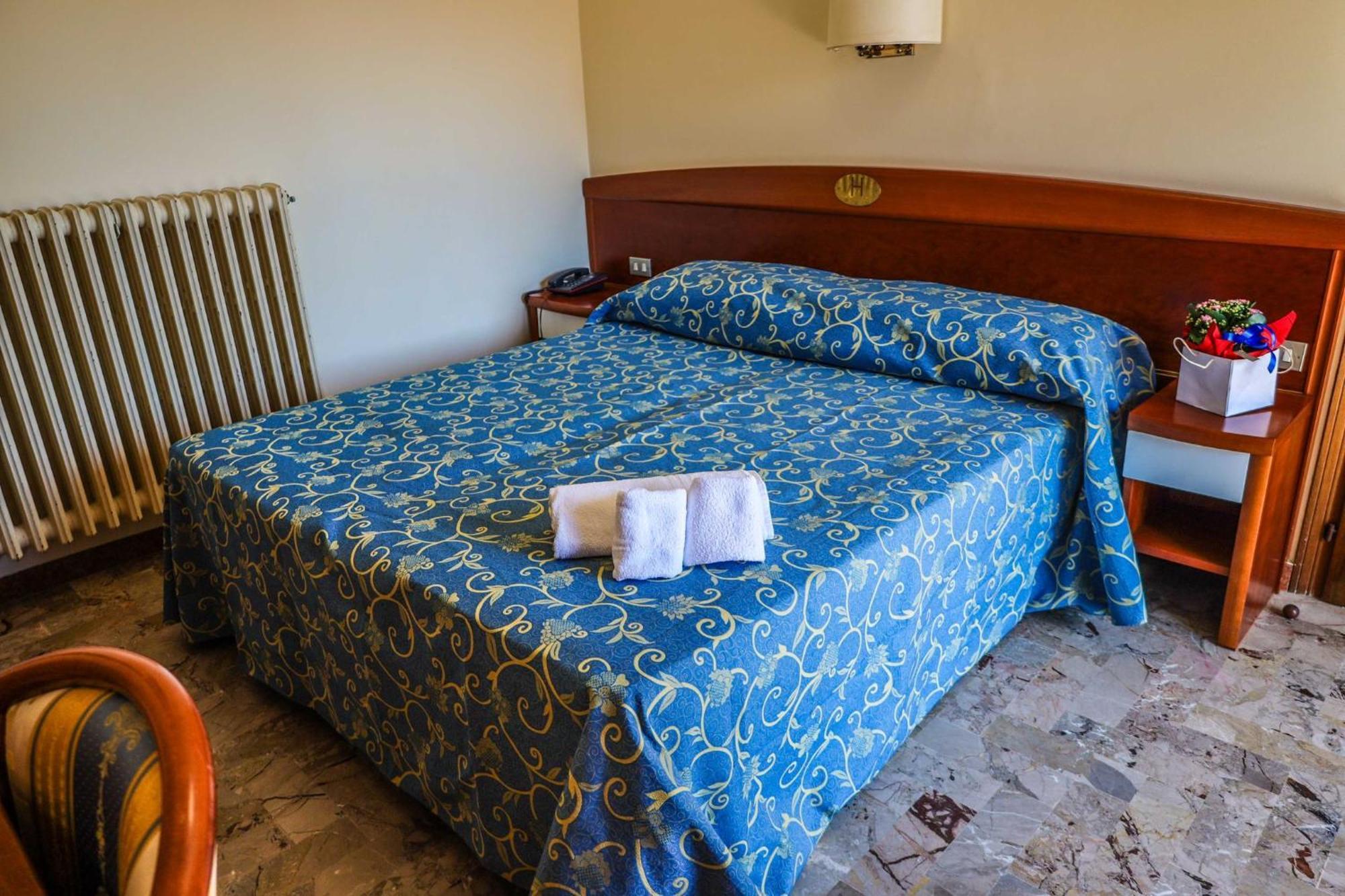 Easy Hotel Meryon Sottomarina Eksteriør billede